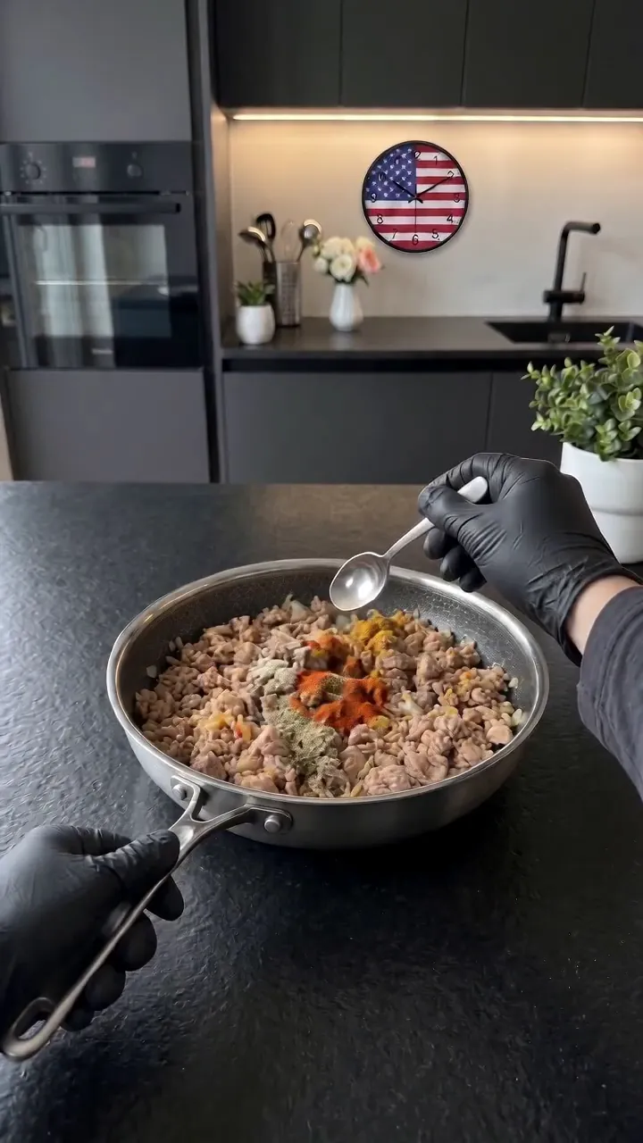 Savory Cabbage & Ground Chicken Skillet – step 2