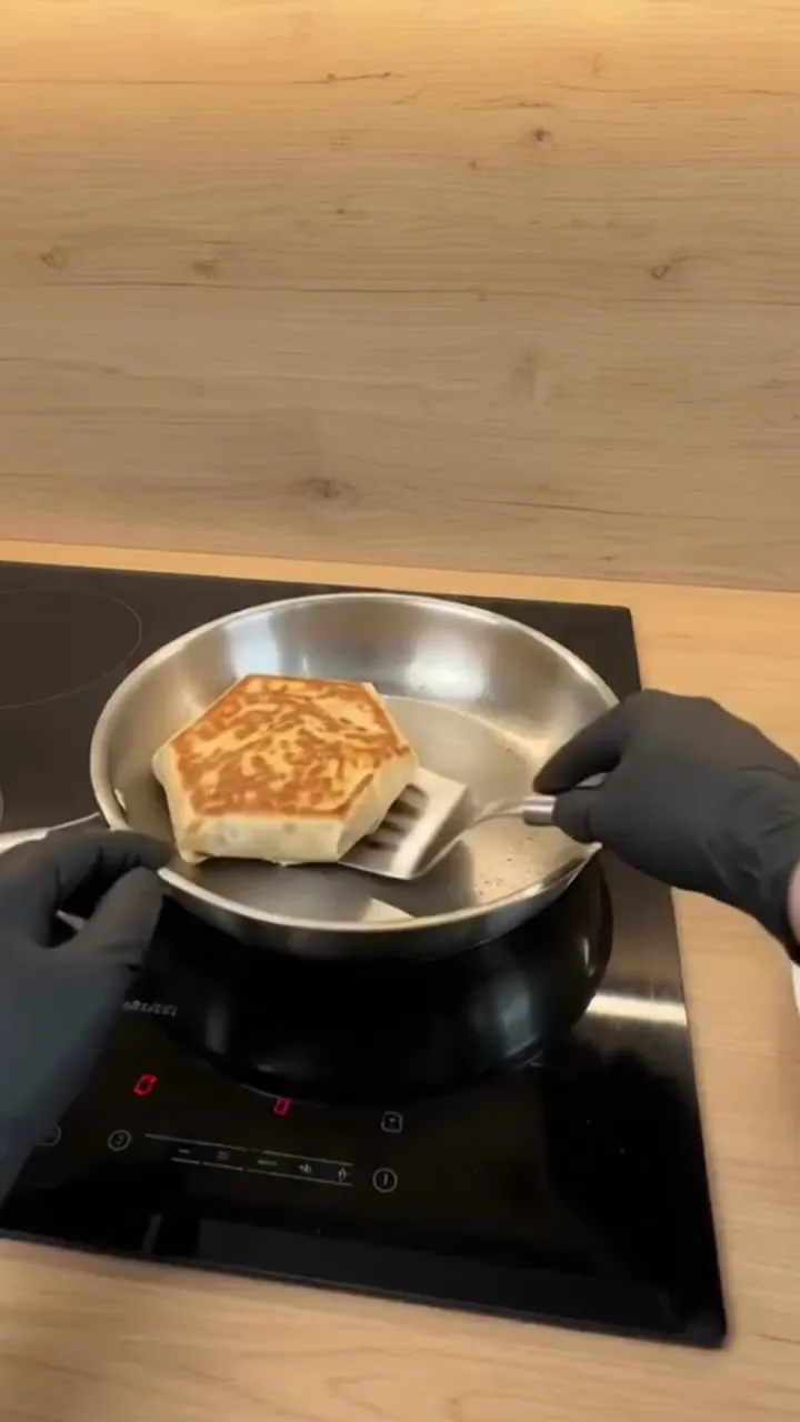Crispy Cheeseburger Wrap with Fries – step 4