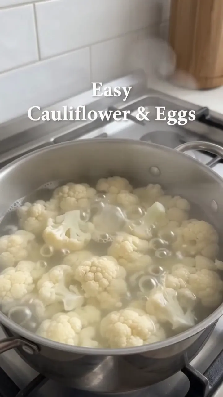 Easy Pan Fried Cauliflower and Eggs – preparation