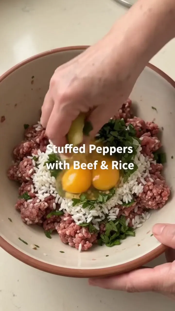 Stuffed Peppers with Beef and Rice over Mashed Potatoes – preparation