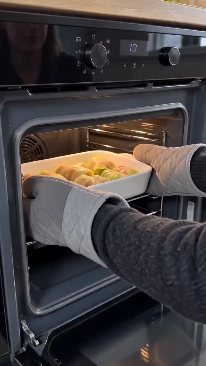 Classic Vegan Stuffed Cabbage Rolls – step 4